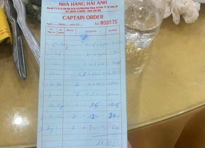 Nhà hàng hải sản ở Quảng Ninh hét giá 12 triệu cho 2 mâm cơm - Ảnh 1
