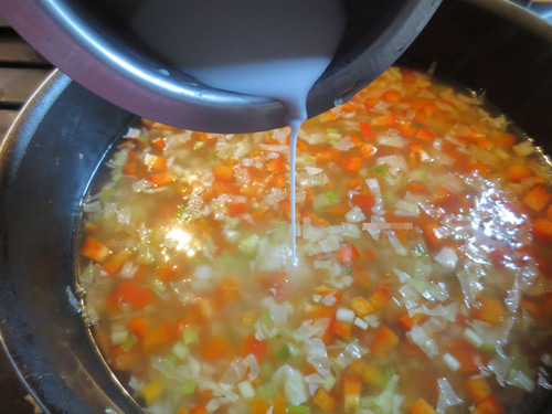 Cách nấu súp rau củ thanh đạm mà ngon miệng ăn mặn hay ăn chay đều thích  - Ảnh 4