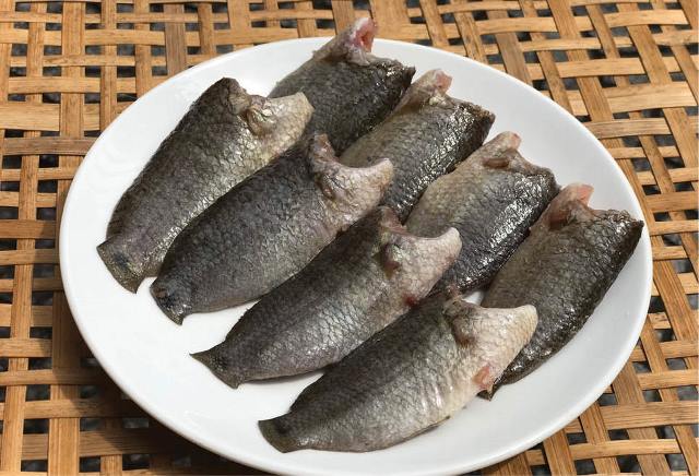 Cá rô đồng - nguyên liệu chính để làm món chè cá rô đồng độc đáo ở Huế