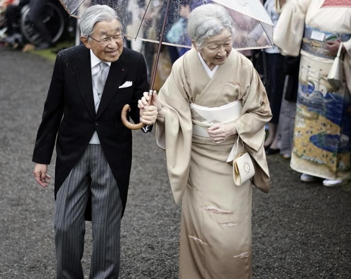 Thái hậu Michiko cùng Thái thượng Akihito tại cung điện Akasaka hồi tháng 09/2019
