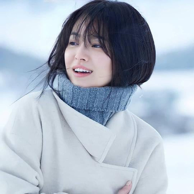 Song Hye Kyo đăng ảnh trong chuyến du lịch Nhật Bản lên trang cá nhân, đây cũng là chuyến đi mà Song Jong Ki đã cầu hôn cô