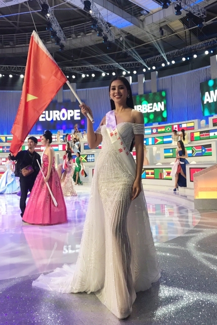 Trần Tiểu Vy được gọi tên vào Top 30 Miss World 2018.