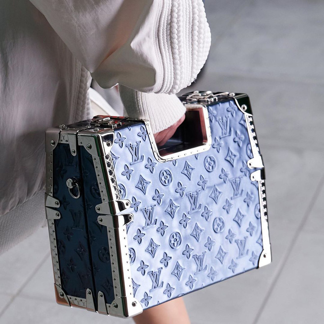 Thêm một mẫu túi được trình diễn trong show Louis Vuitton Xuân/Hè 2021