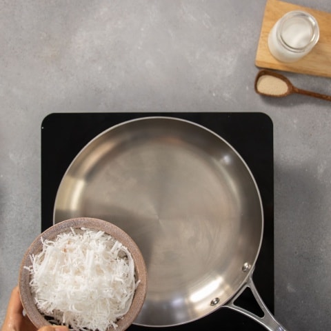 Cách làm bánh bò dừa nướng bằng chảo chống dính ngay tại nhà - Ảnh 3
