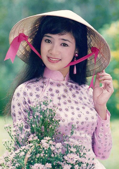 Vẻ đẹp được mệnh danh là 'Lá ngọc cành vàng' của NSND Thu Hà những năm 1990.