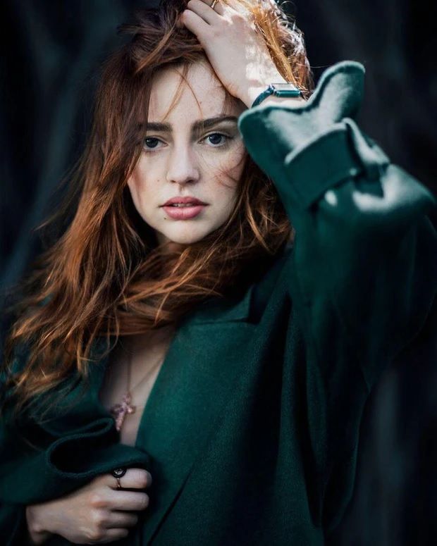 Khoe cận nhan sắc Natasha Bassett - bạn gái kém 23 tuổi của Elon Musk - Ảnh 7