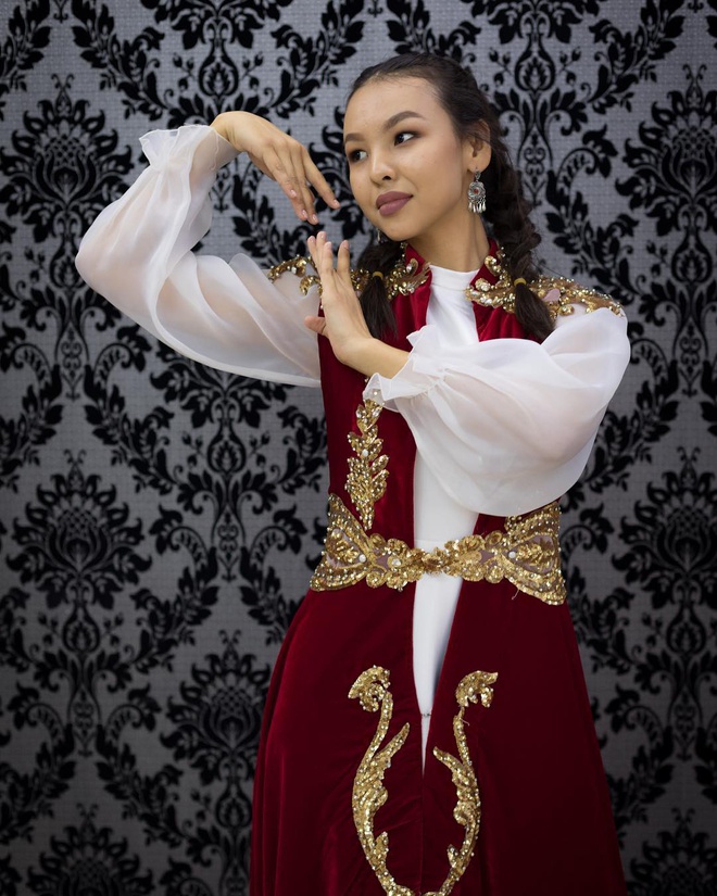 Vận động viên Karate 18 tuổi đăng quang Hoa hậu Kazakhstan 2020 - Ảnh 12
