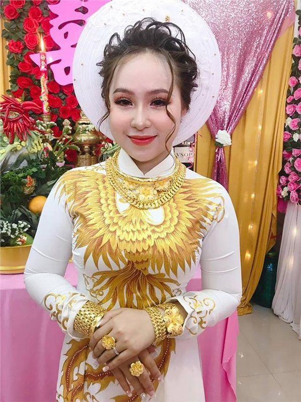 Cô dâu được tặng 2 nhẫn kim cương, 13 cây vàng và gần 1 tỷ đồng ở Kiên Giang năm 2019