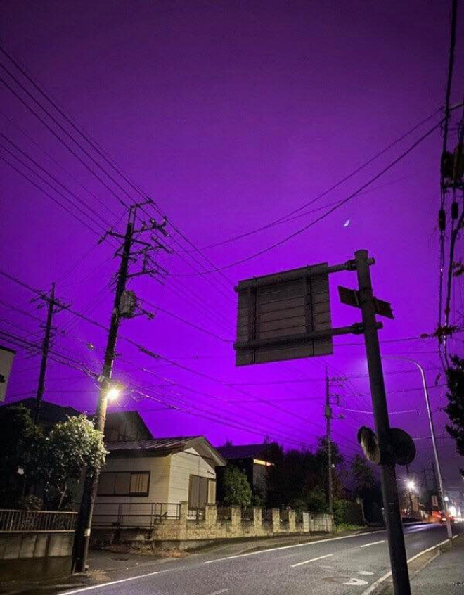 Bầu trời Nhật Bản bỗng chuyển thành màu tím khiến nhiều người hoang mang - Ảnh 3