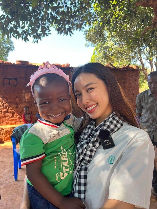 Lôi Con hôm nay lạ lắm: Ăn mặc chỉnh tề, lịch lãm, phong cách chuẩn KOL - Ảnh 1