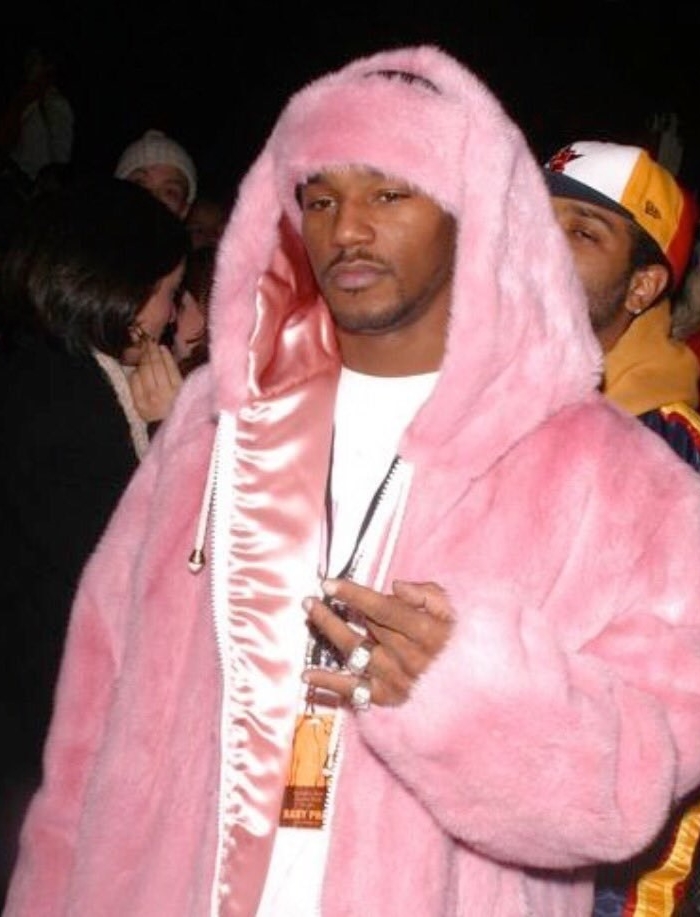 Một trong những khoảnh khắc mang tính biểu tượng của giới hip hop phải kể đến khi rapper Cam'Ron tham dự Tuần lễ thời trang New York 2002