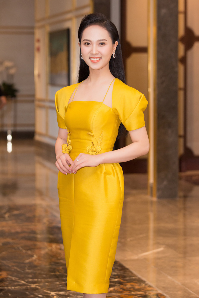Style trái ngược của dàn thí sinh Hoa Hậu Việt Nam 2020 ở 2 miền Nam Bắc - Ảnh 8