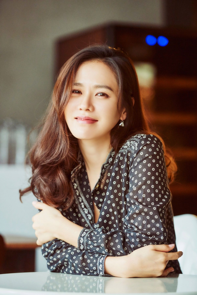 Cô diễn viên xinh đẹp Son Ye Jin giữ mãi được vẻ ngoài trẻ trung, xinh đẹp.
