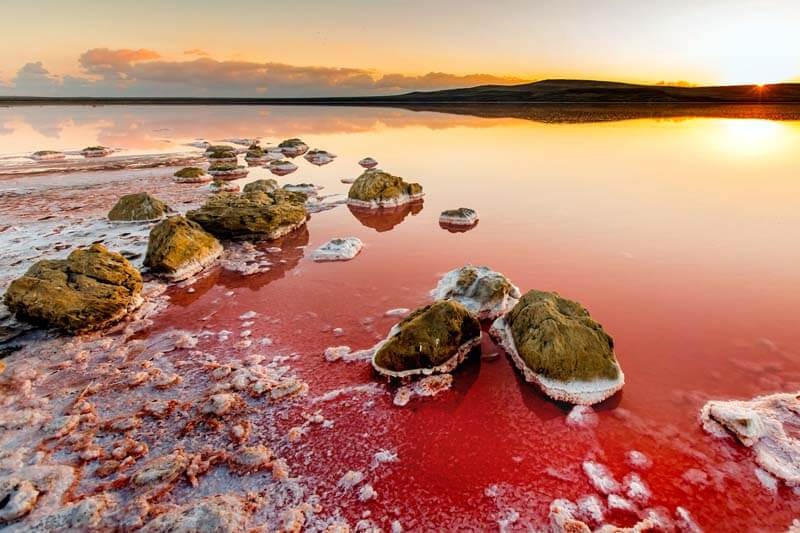Hồ muối hồng Koyashskoye được mệnh danh là 'thánh địa hoàng hôn'.