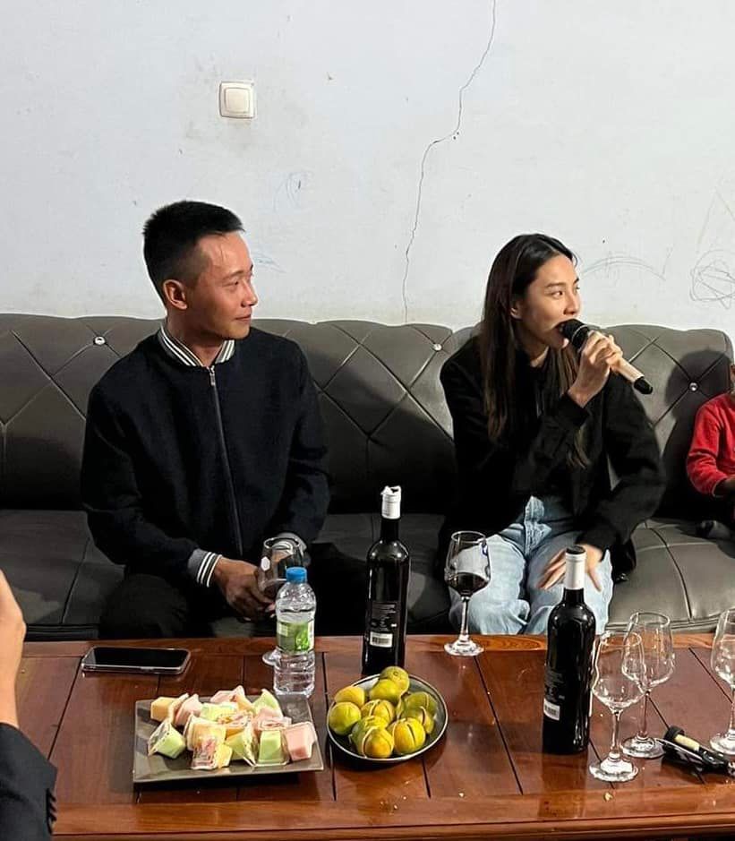 Hoa hậu Thùy Tiên và Quang Linh Vlog làm tiệc 'báo hỷ' tại châu Phi? - Ảnh 3