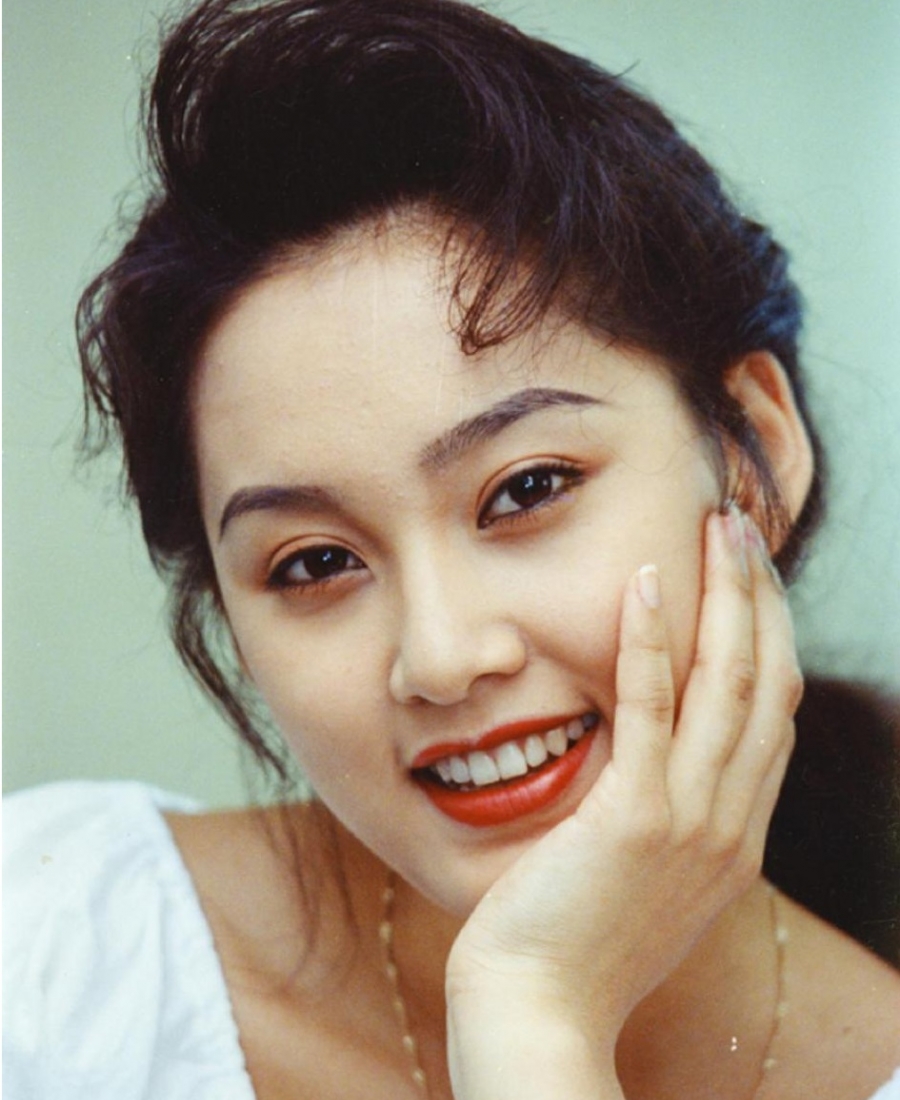 Oh Hyun Kyung từng là Hoa hậu Hàn Quốc 1989, cô vào vai con gái của ông Lee Soon Jae trong 'Gia đình là số 1'.