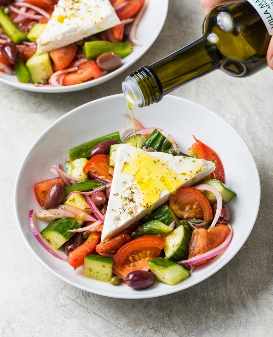 Món salad Hy Lạp này không chỉ ngon mà còn rất đẹp mắt.