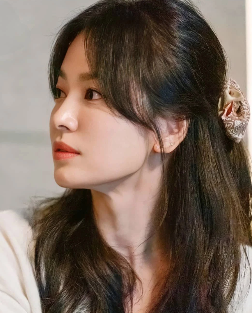 'Hack tuổi' đỉnh cao cho nàng 30+ cùng 4 kiểu tóc mái được Song Hye Kyo yêu thích - Ảnh 5