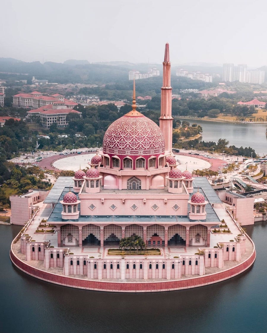 5 địa điểm du lịch châu Á cho cô nàng mộng mơ yêu màu hồng