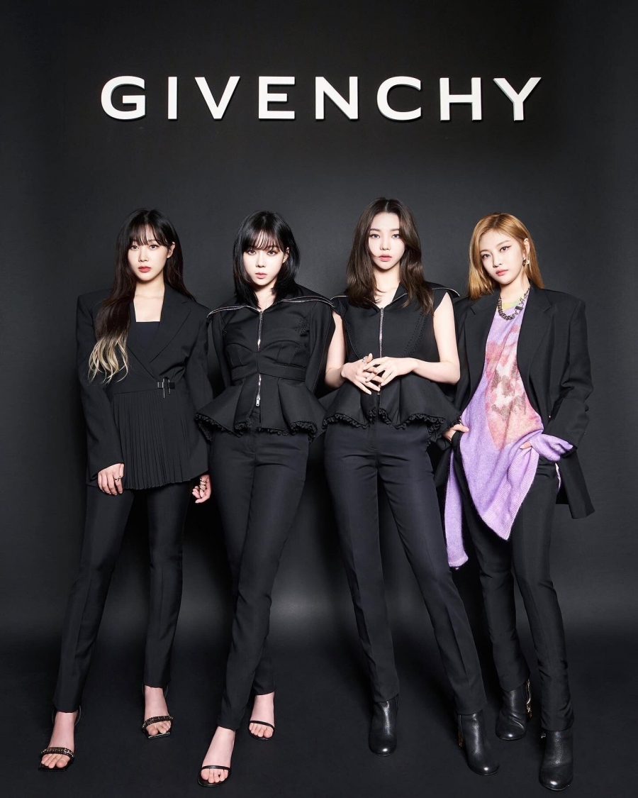 Nhóm nhạc aespa trong vai trò đại sứ thương hiệu Givenchy
