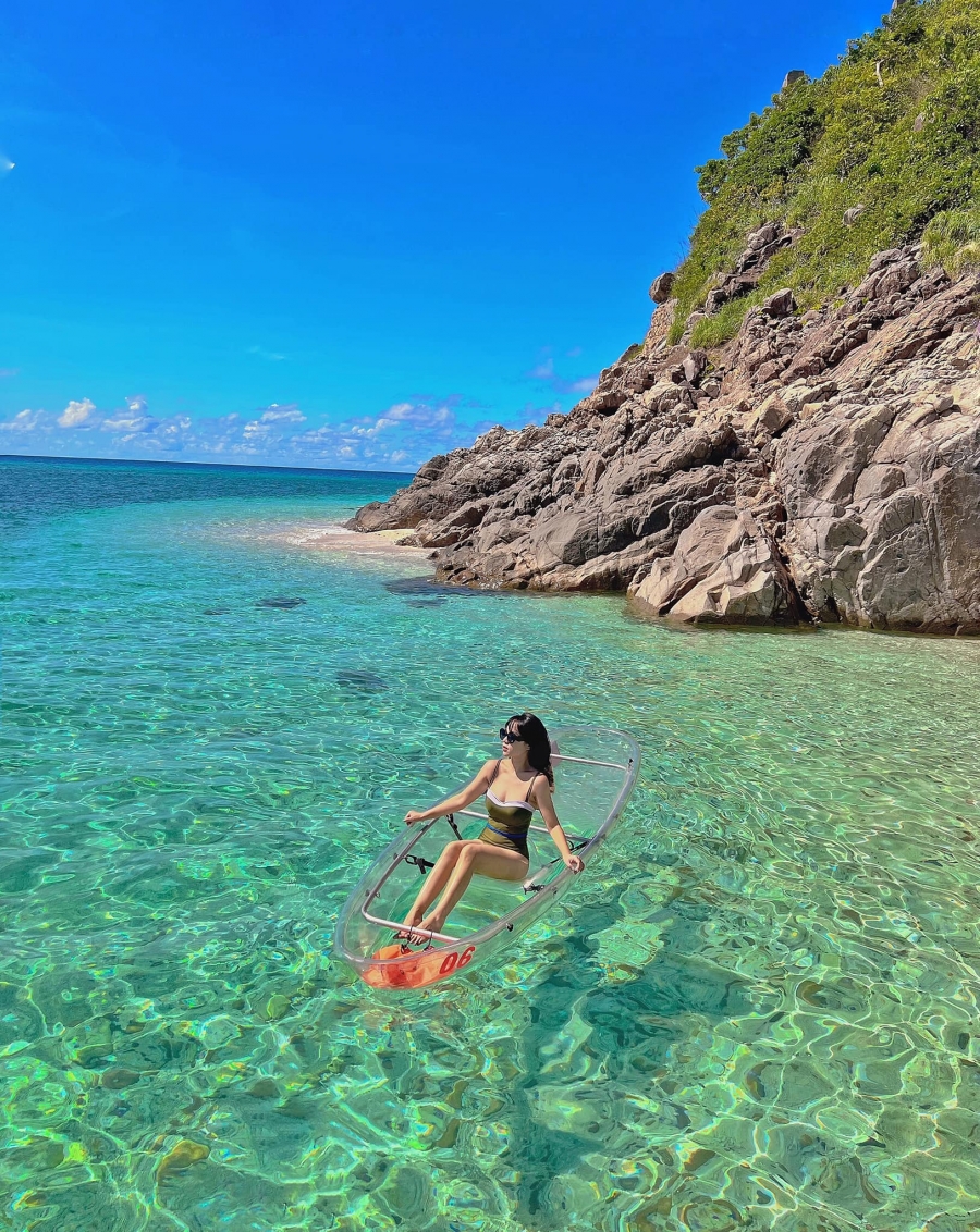 Chị Chu Ngọc Hà và trải nghiệm chèo thuyền trong suốt ở Côn Đảo.