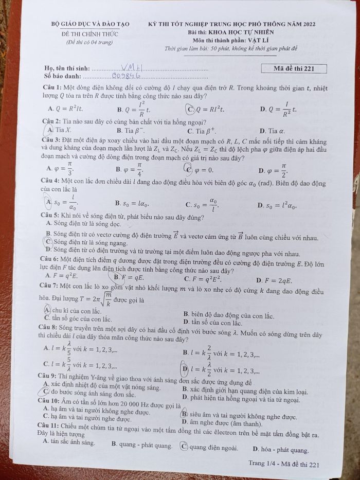 Đáp án đề thi môn Vật lý mã đề 221 kỳ thi tốt nghiệp THPT 2022 - Ảnh 1