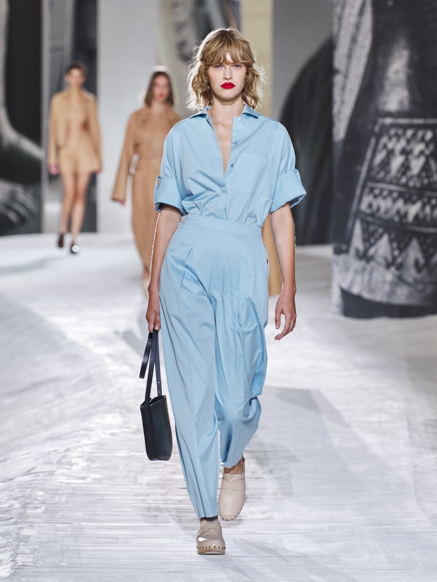 Một thiết kế Hermès Xuân Hè 2021 mang đậm chất phong cách Minimalism.