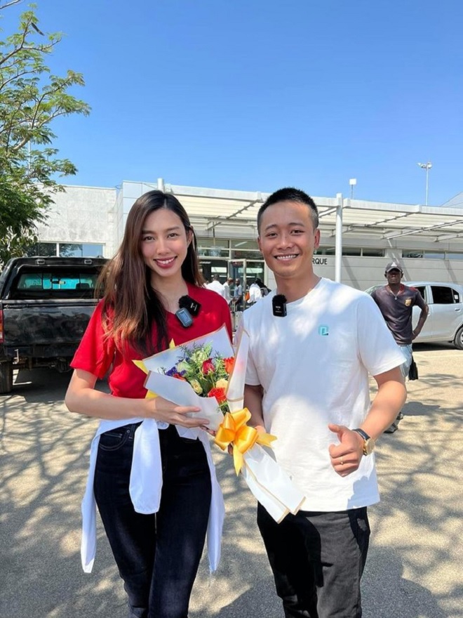 Hoa hậu Thùy Tiên và Quang Linh Vlog làm tiệc 'báo hỷ' tại châu Phi? - Ảnh 4