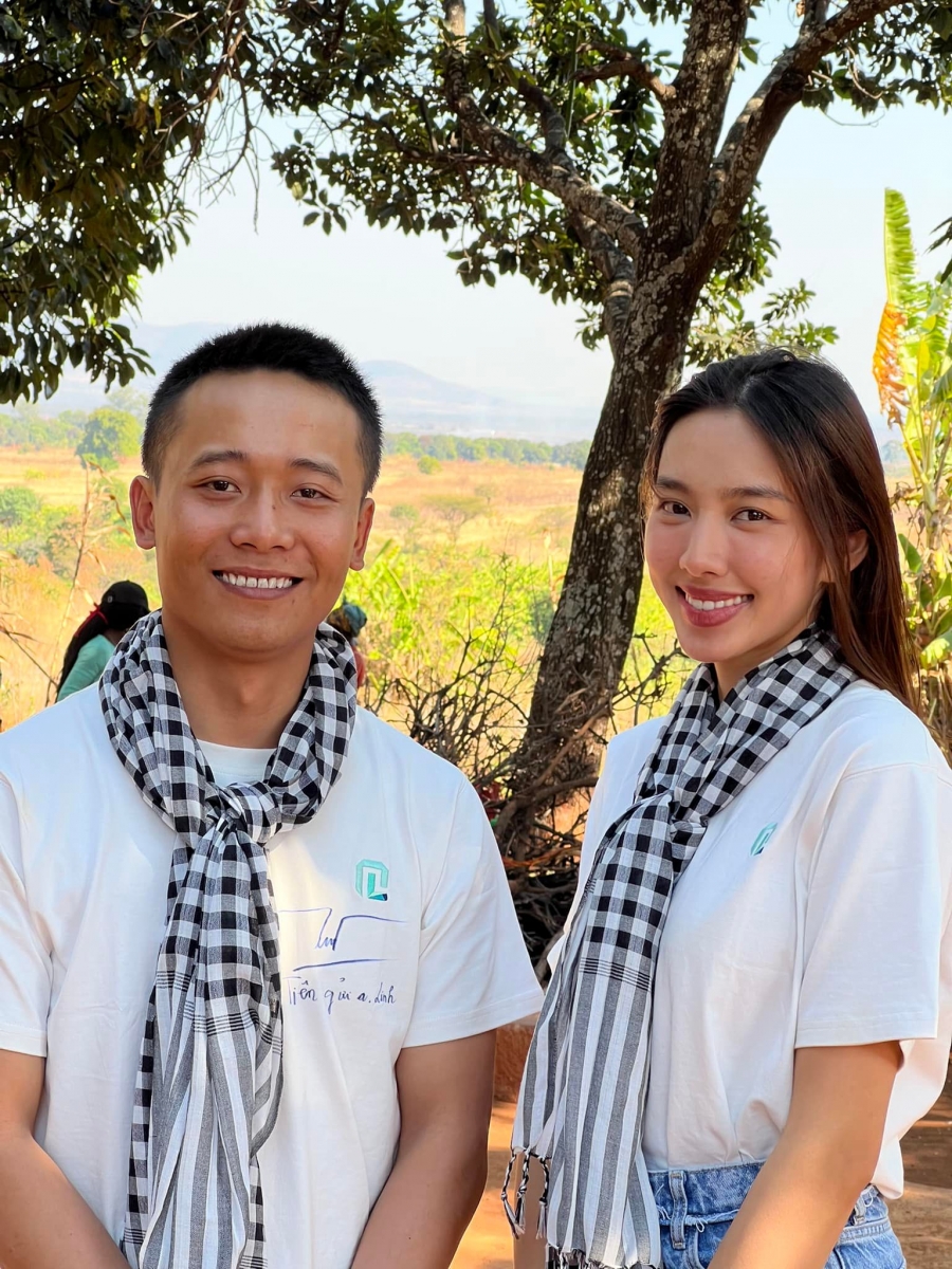 Hoa hậu Thùy Tiên và Quang Linh được fan ghép cặp nhiệt tình.