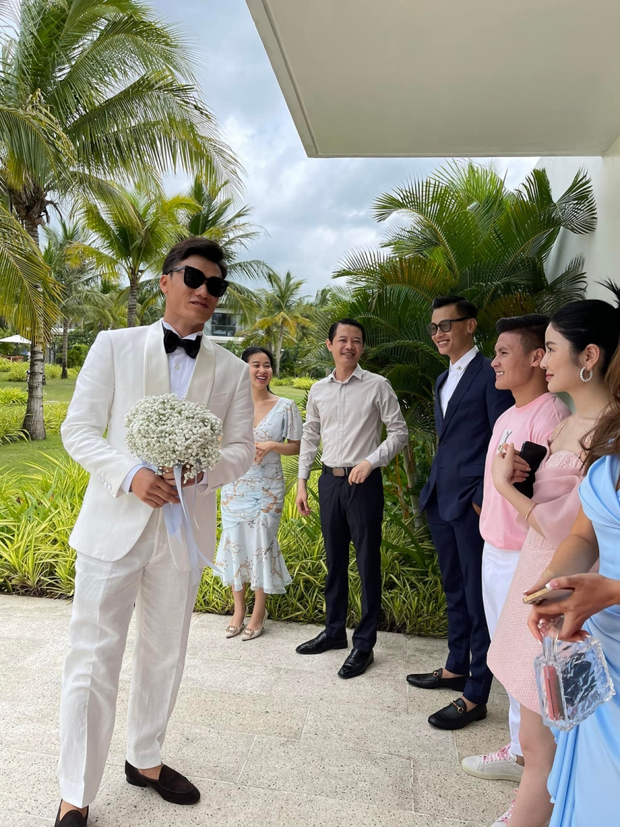 Lý do bố mẹ vợ Bùi Tiến Dũng không đến Việt Nam dự đám cưới của hai con - Ảnh 6