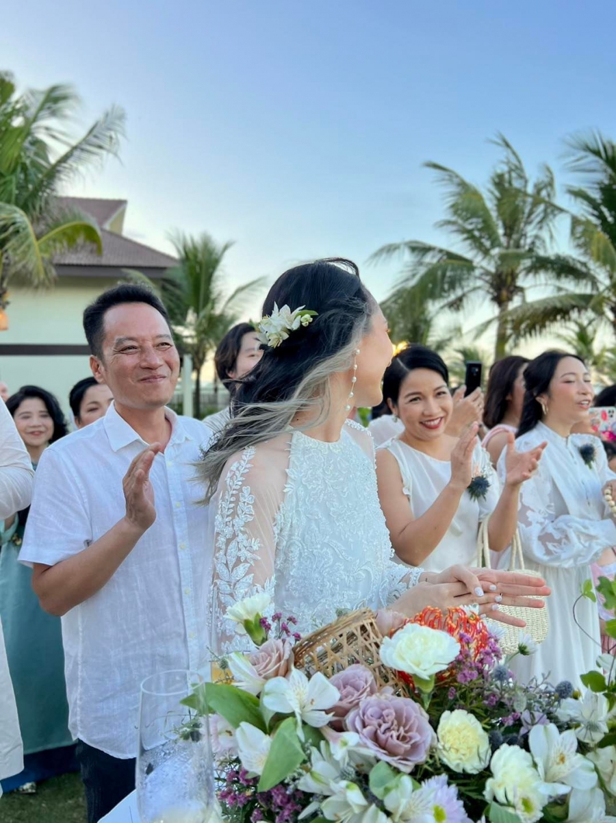 Diva Mỹ Linh làm đám cưới cho con gái Anna ở Việt Nam, lo đến quên ăn - Ảnh 2