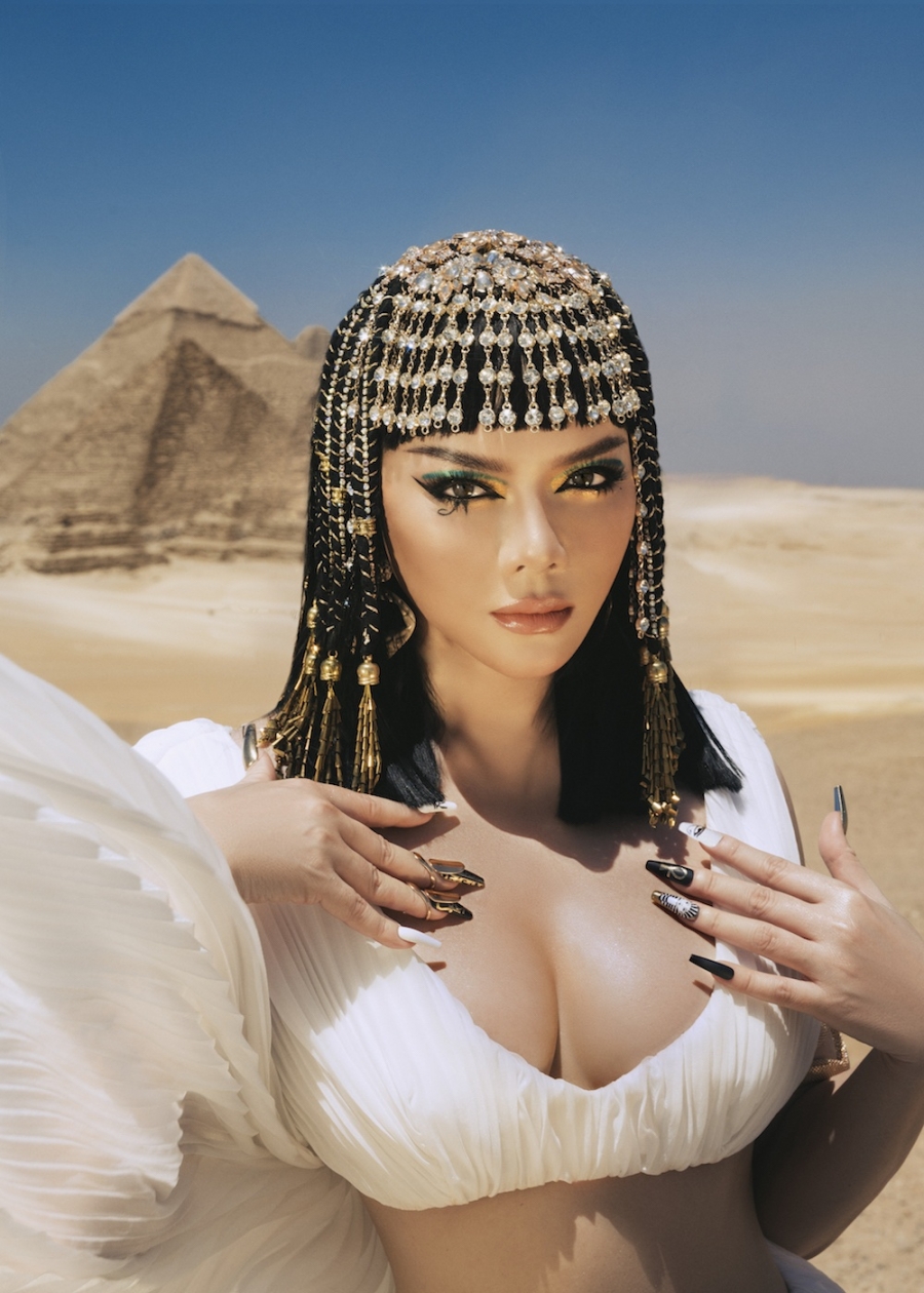 Lý Nhã Kỳ hóa thân thành Nữ hoàng Ai Cập