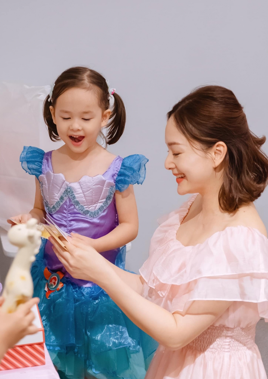 Gác lại nỗi buồn của Vân Khánh, Lan Phương tổ chức sinh nhật 4 tuổi linh đình cho con gái lai Tây - Ảnh 6