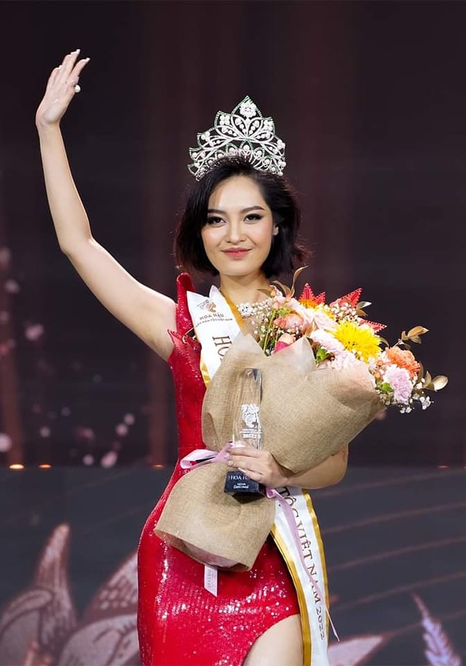 Nông Thúy Hằng là ai? Hoa hậu các Dân tộc Việt Nam 2022 - Ảnh 1