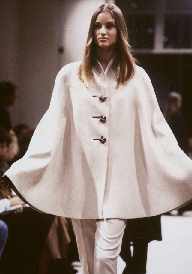 Một thiết kế nằm trong BST ready-to-wear của Prada vào năm 1989