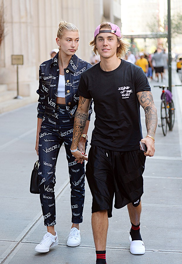 Justin Bieber còn được chú ý bởi cuộc hôn nhân hạnh phúc, viên mãn bên bà xã người mẫu Hailey Baldwin xinh đẹp.