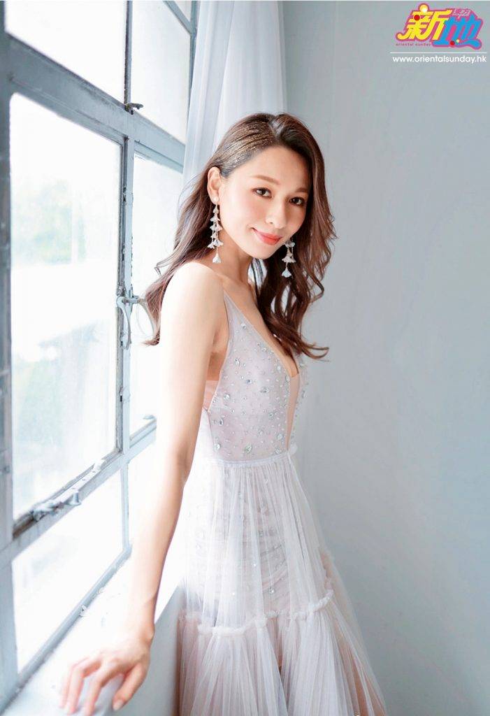 Cận cảnh nhan sắc tân Hoa hậu Hồng Kông 27 tuổi nặng 62kg đang khiến MXH dậy sóng - Ảnh 2