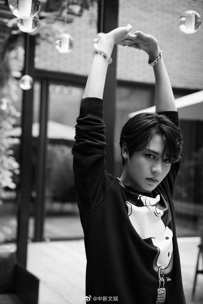 Tháng 10/2020, Lâm Ngạn Tuấn hợp tác với ngôi sao quốc tế Doja Cat cho ra mắt bản tiếng Trung của bài hit Say So.