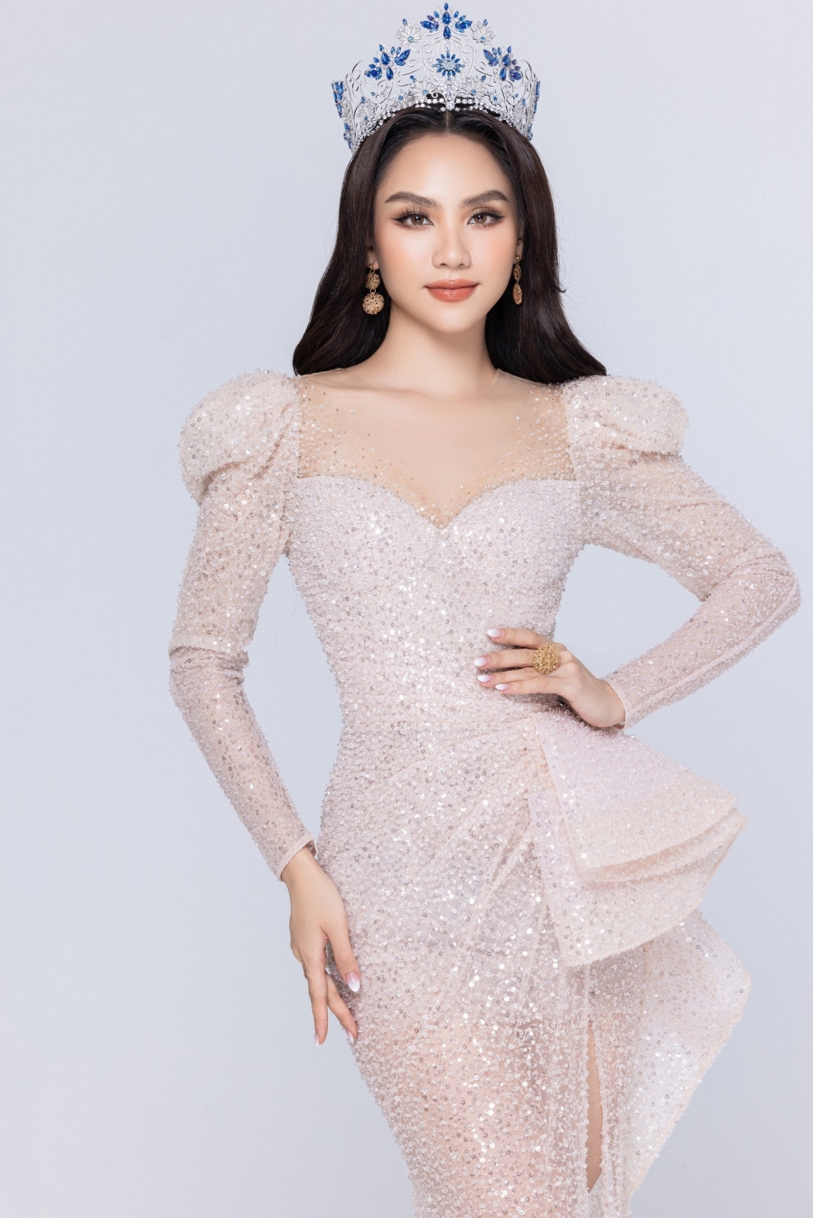 Hoa hậu Mai Phương nhận được sự ủng hộ của đông đảo người hâm mộ sắc đẹp khi đăng quang Miss World Vietnam 2022.