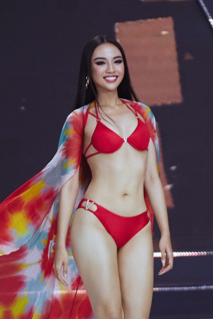 Huỳnh Phạm Thủy Tiên là ai? Từ cô gái nặng 90kg trở thành Á hậu 2 Hoa hậu Hoàn vũ Việt Nam - Ảnh 17