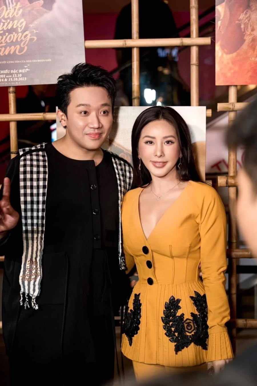 Hoa hậu Thu Hoài cùng Trấn Thành trong họp báo ra mắt 'Đất rừng phương Nam'