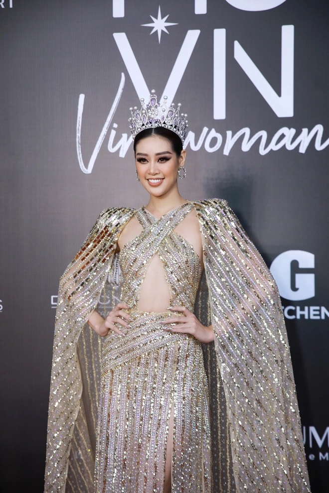 Thảm đỏ Hoa hậu Hoàn vũ Việt Nam: Khánh Vân lộ diện cùng vương miện, Mâu Thủy hở bạo - Ảnh 3