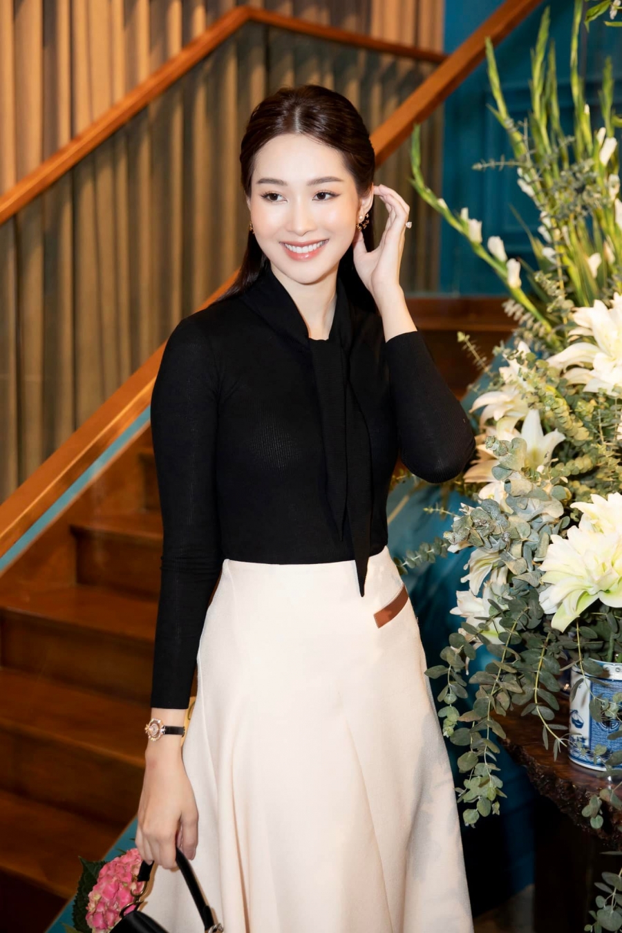 Hoa hậu Việt Nam 2012 Đặng Thu Thảo được nhiều người yêu mến với hình ảnh dịu dàng, nữ tính.