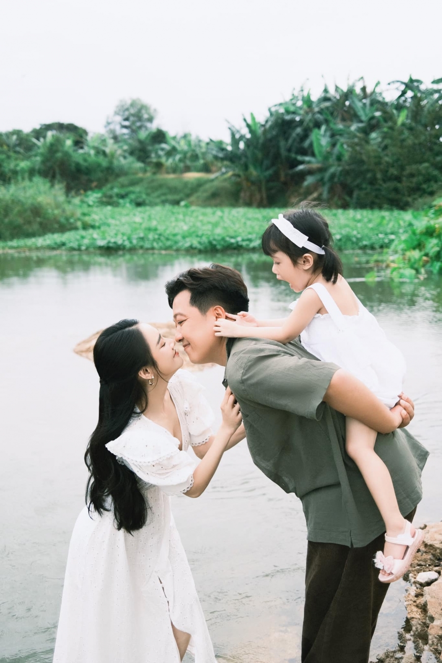 Nhã Phương - Trường Giang đăng ảnh gia đình như phim Hàn, dung mạo của ái nữ khiến CĐM ngỡ ngàng - Ảnh 6