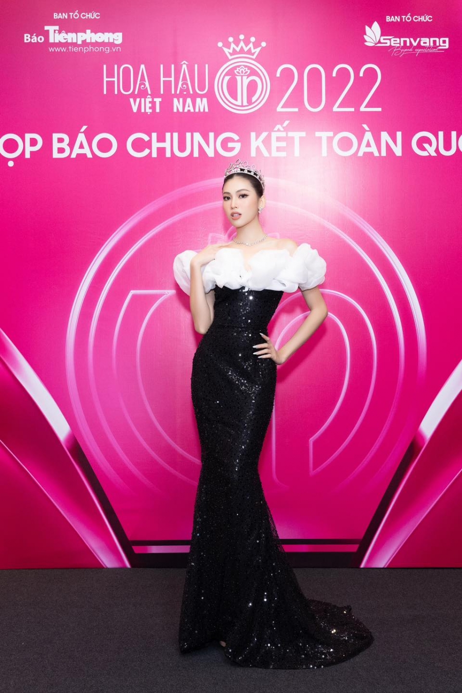 Đọ dáng cùng dàn người đẹp, đương kim Hoa hậu Việt Nam Đỗ Thị Hà vẫn bị Tiểu Vy chiếm spotlight? - Ảnh 7