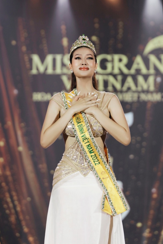 Miss Grand Vietnam 2022 Đoàn Thiên Ân sở hữu làn da nâu bóng khỏe mạnh.