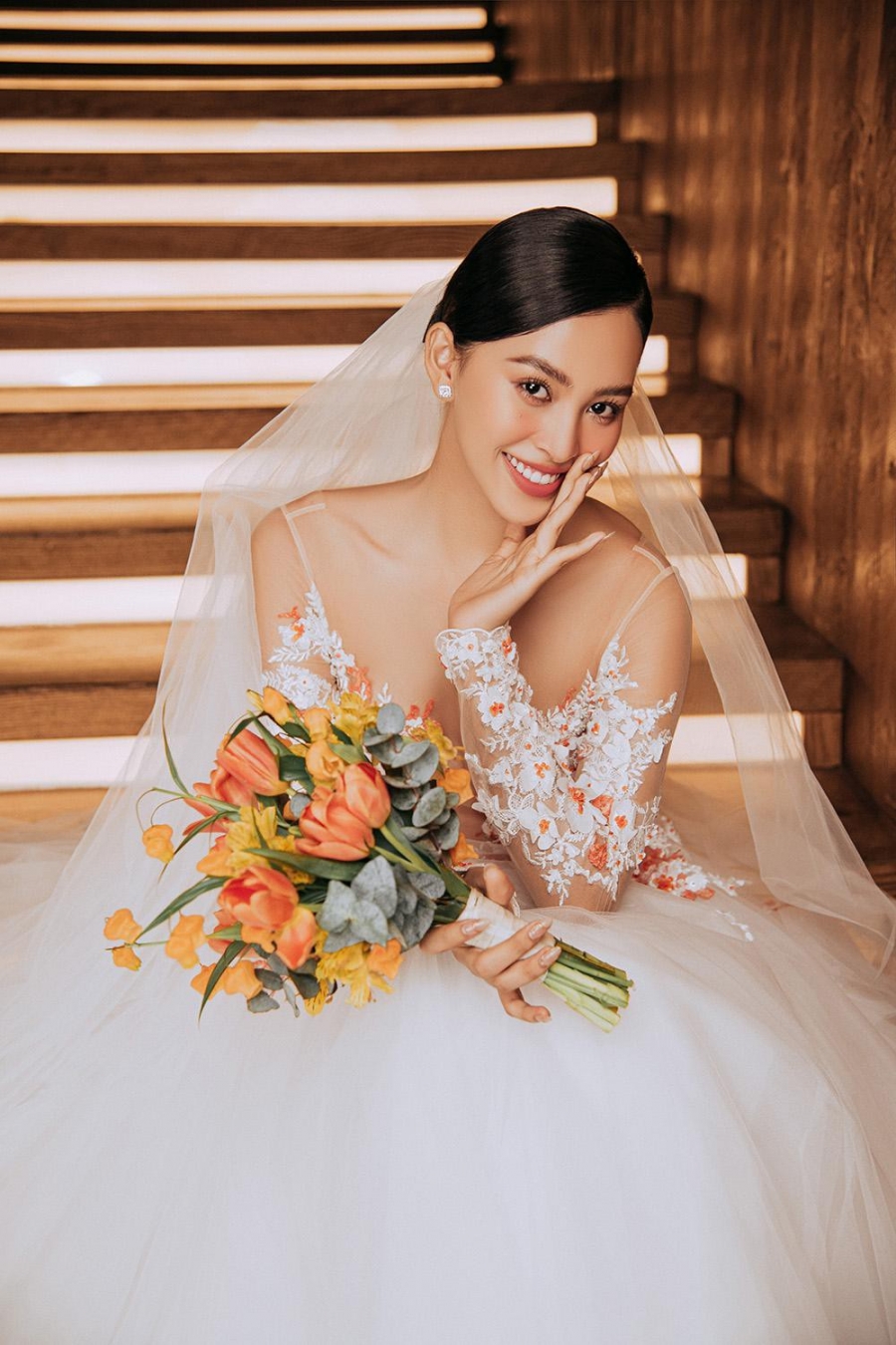 Hoa hậu Tiểu Vy là cô dâu tiếp theo của showbiz sau Minh Hằng, Khánh Thi - Ảnh 5