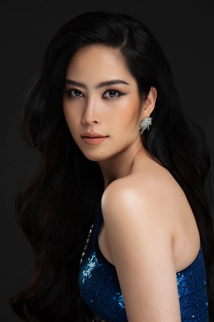 Top 3 Miss World Vietnam 2022 cho biết Nam Em là người rất gần gũi, thân thiết và nỗ lực rất nhiều trong công việc.