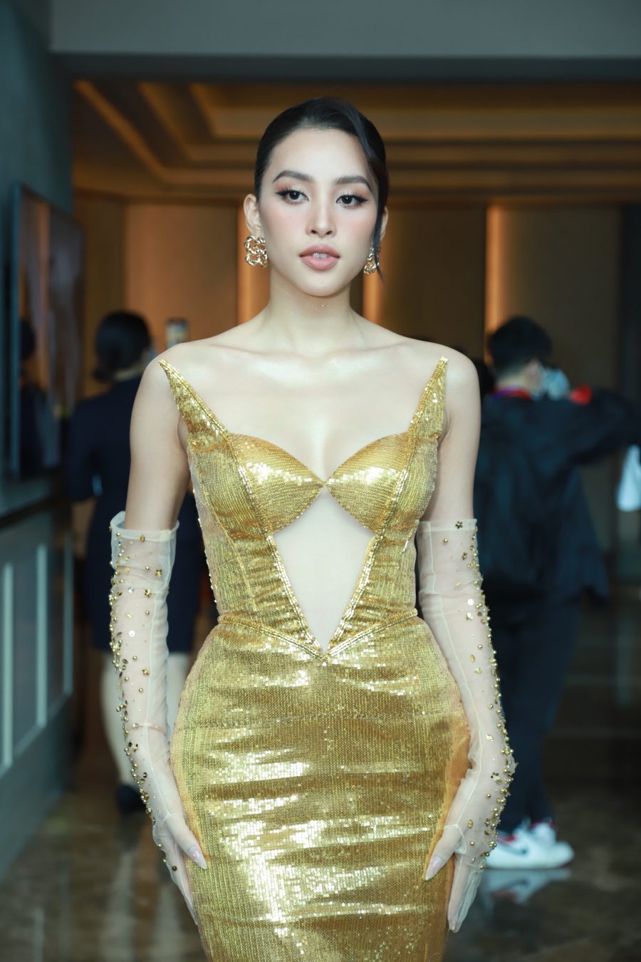 Đỗ Thị Hà để tóc ngắn, khoe sắc cùng dàn hậu tại họp báo Miss Grand Việt Nam 2022 - Ảnh 6