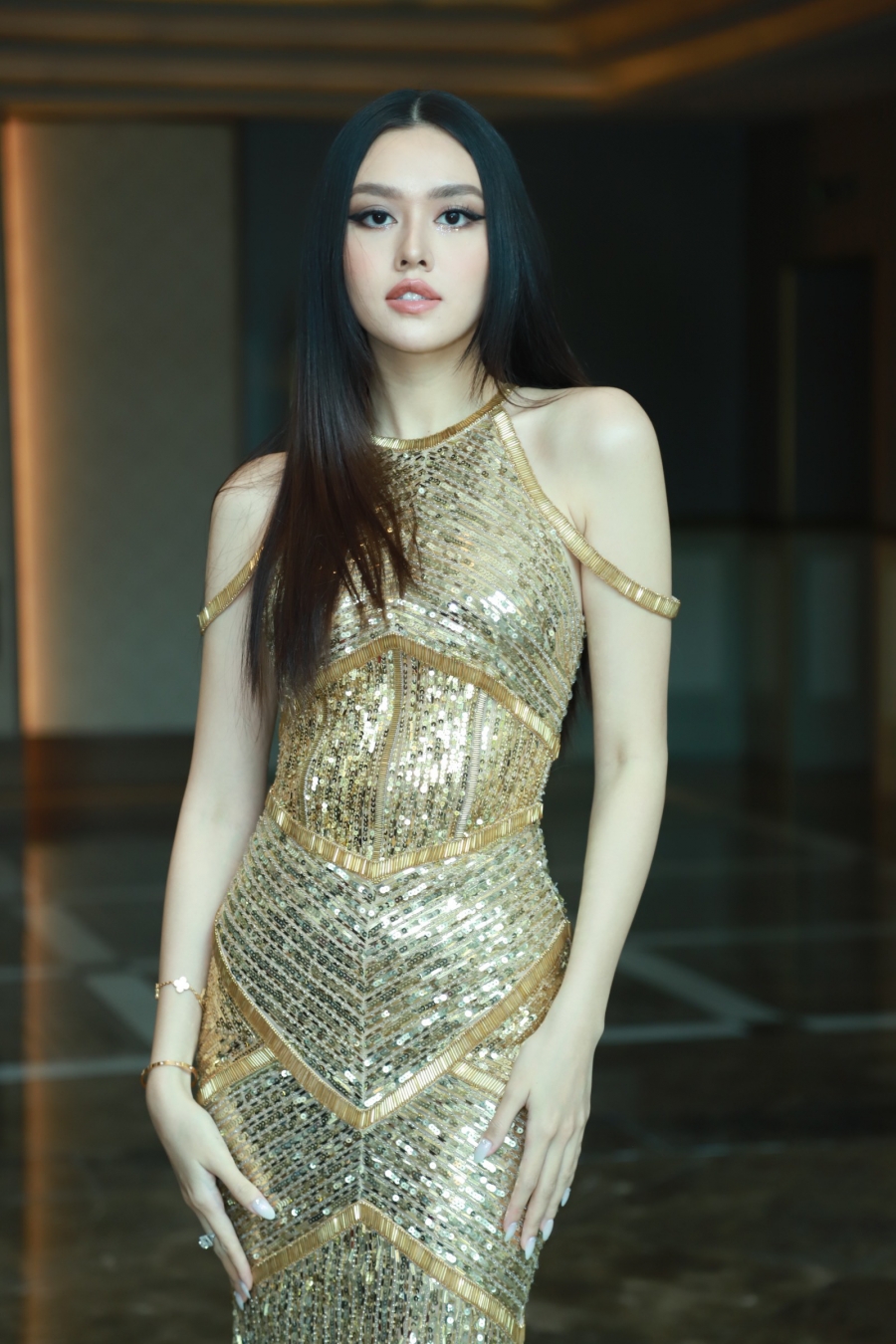 Đỗ Thị Hà để tóc ngắn, khoe sắc cùng dàn hậu tại họp báo Miss Grand Việt Nam 2022 - Ảnh 4
